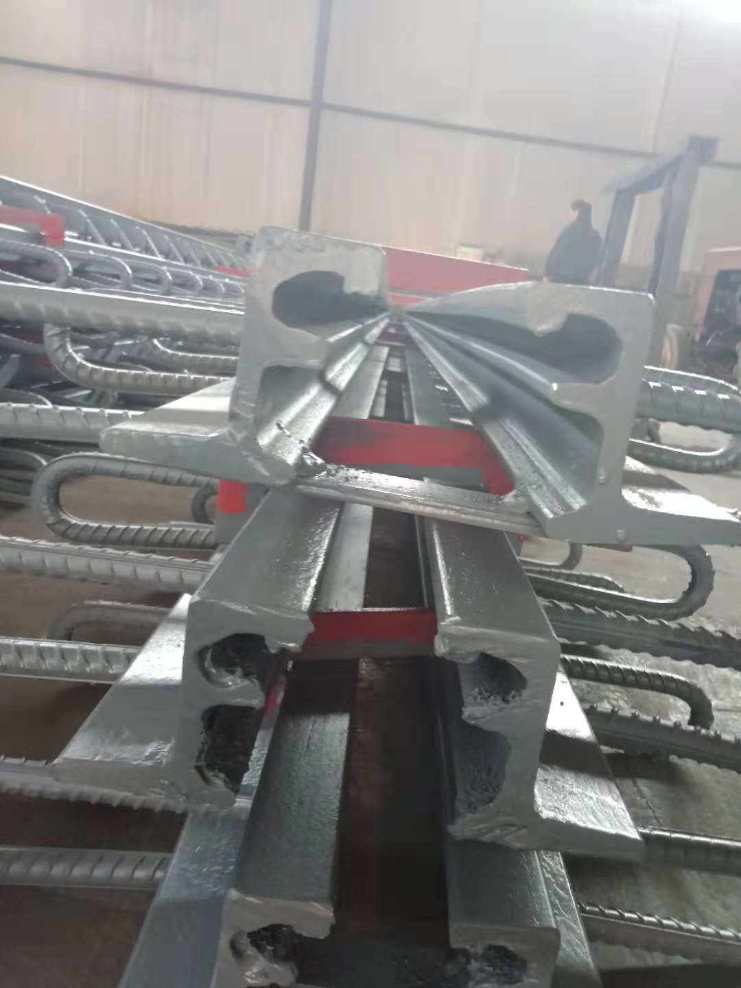 1586304882321215.jpg 312483572057099489.jpg